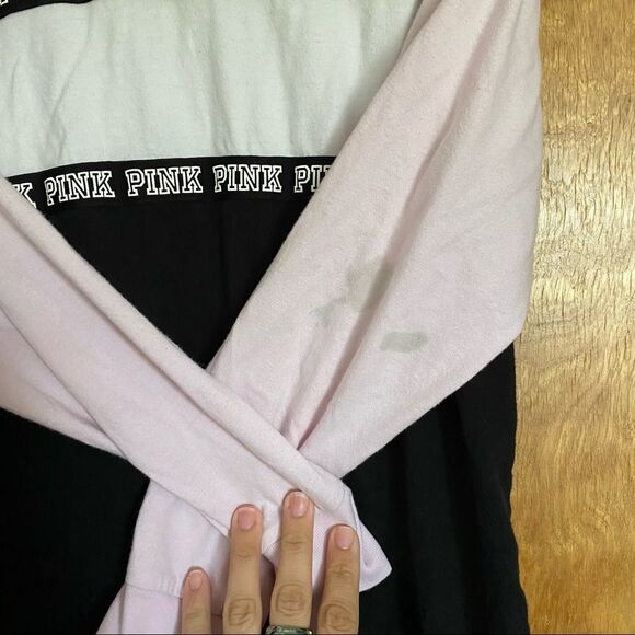 🍄 PINK Victoria’s Secret Collared Rugby Top - Picture 5 of 6